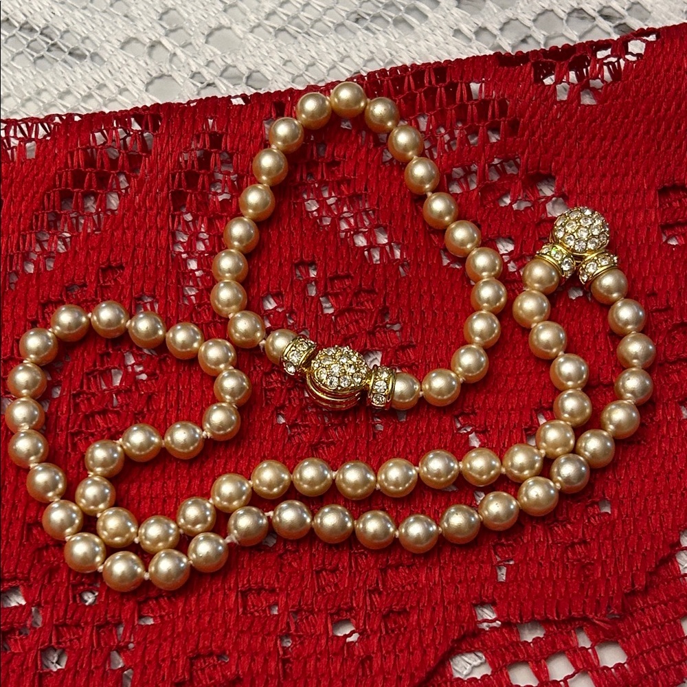 Collectible Nolan Miller Pearl Set